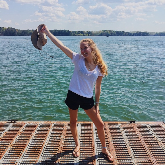 Meet your Posher, Mary - Picture 2 of 2